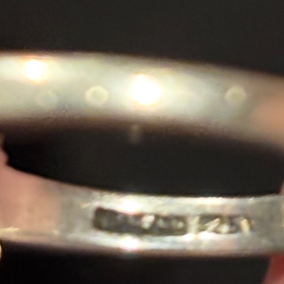 Elegant Black onyx and sterling Silver with Marcasite stones Women's Ring - Picture 6 of 6